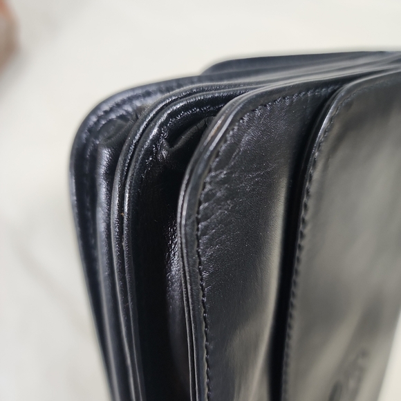 Loewe leather clutch with suede interior. - Picture 14 of 15